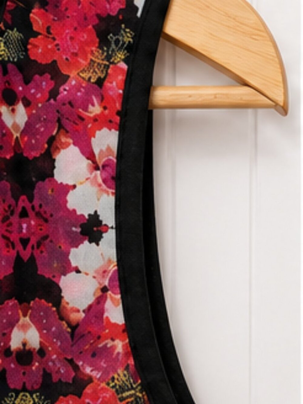 Nicole by Nicole Miller Floral Sleeveless Blouse Size Medium Pink Black High Low - Picture 5 of 6